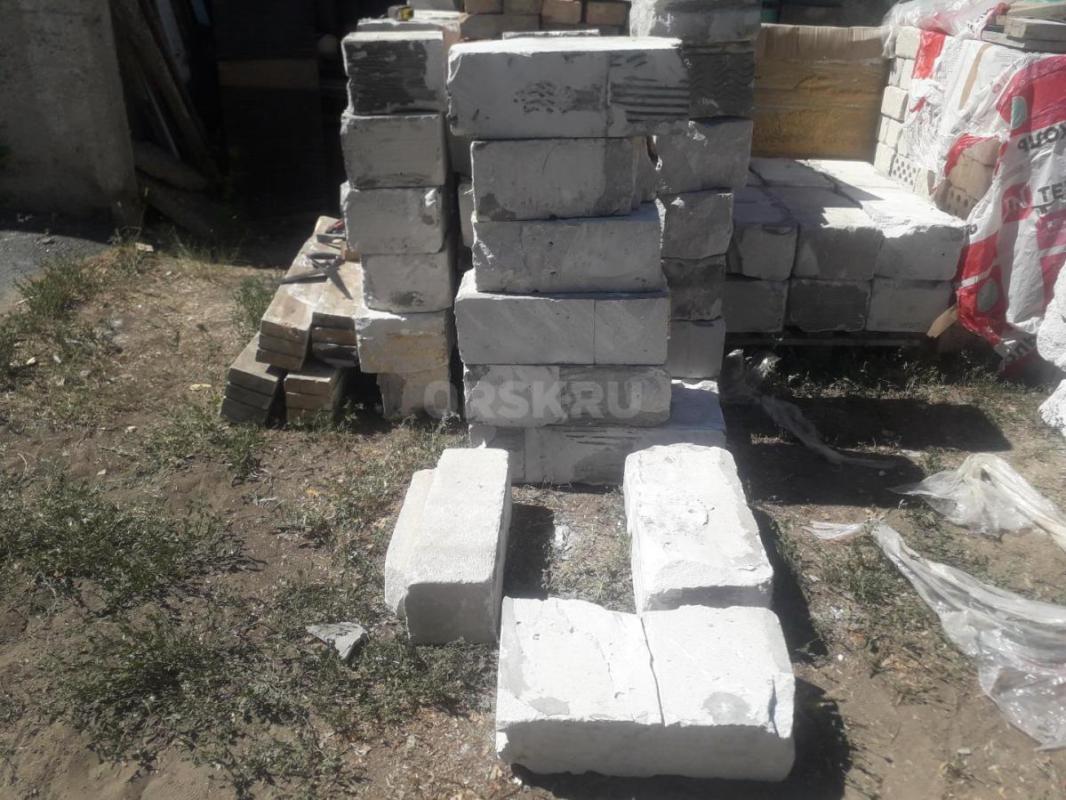 Газоблок 600×300×200, бу, разборный, остатки клея, сколы
30×10 4 половинки, 7 брусков
36шт. - Орск