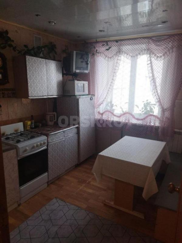 Сдам в аренду 3-х комнатную квартиру с мебелью и техникой на длительный срок, уютная большая квартир - Орск