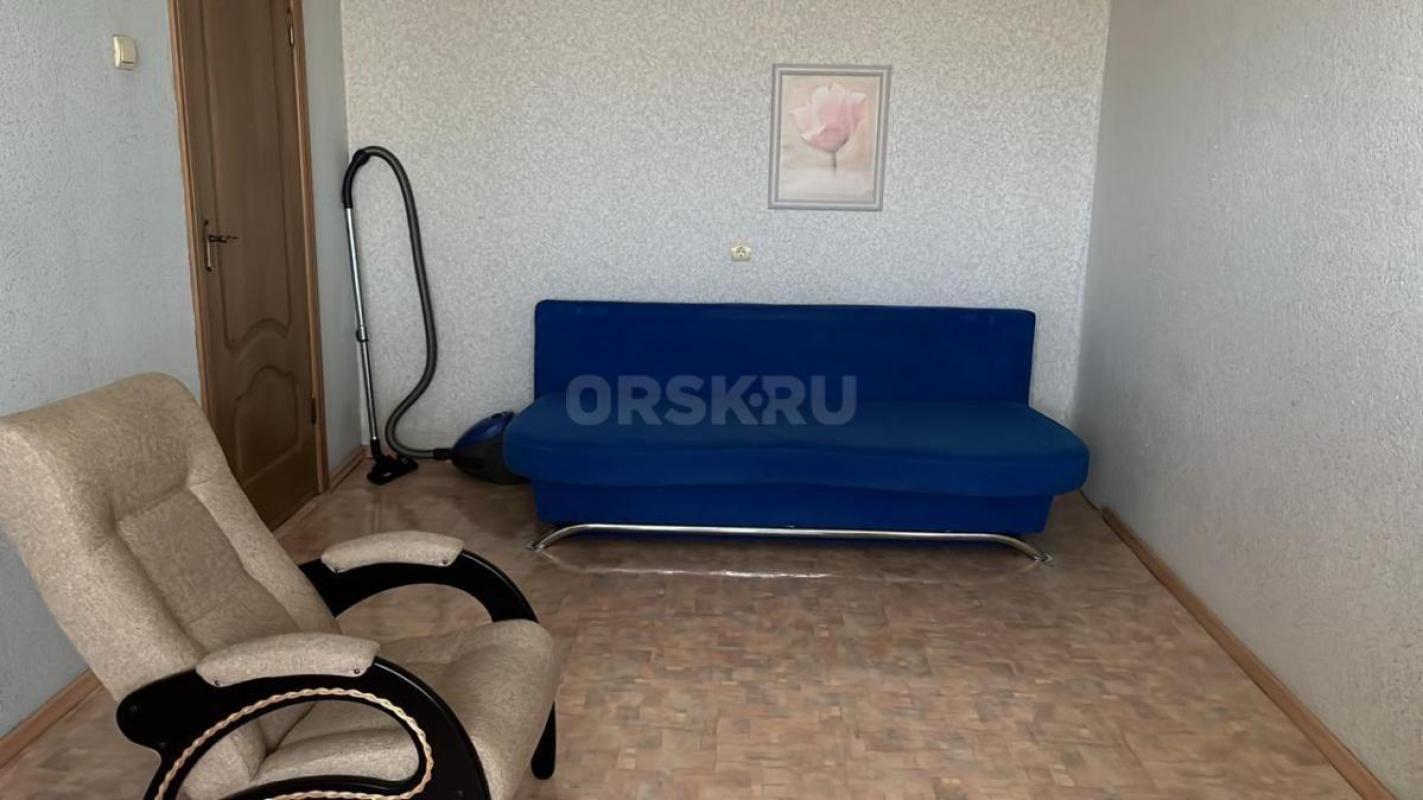 Сдам 2-х комнатную квартиру в районе Ленты в Новом городе , кольцо трамвая #4. - Орск