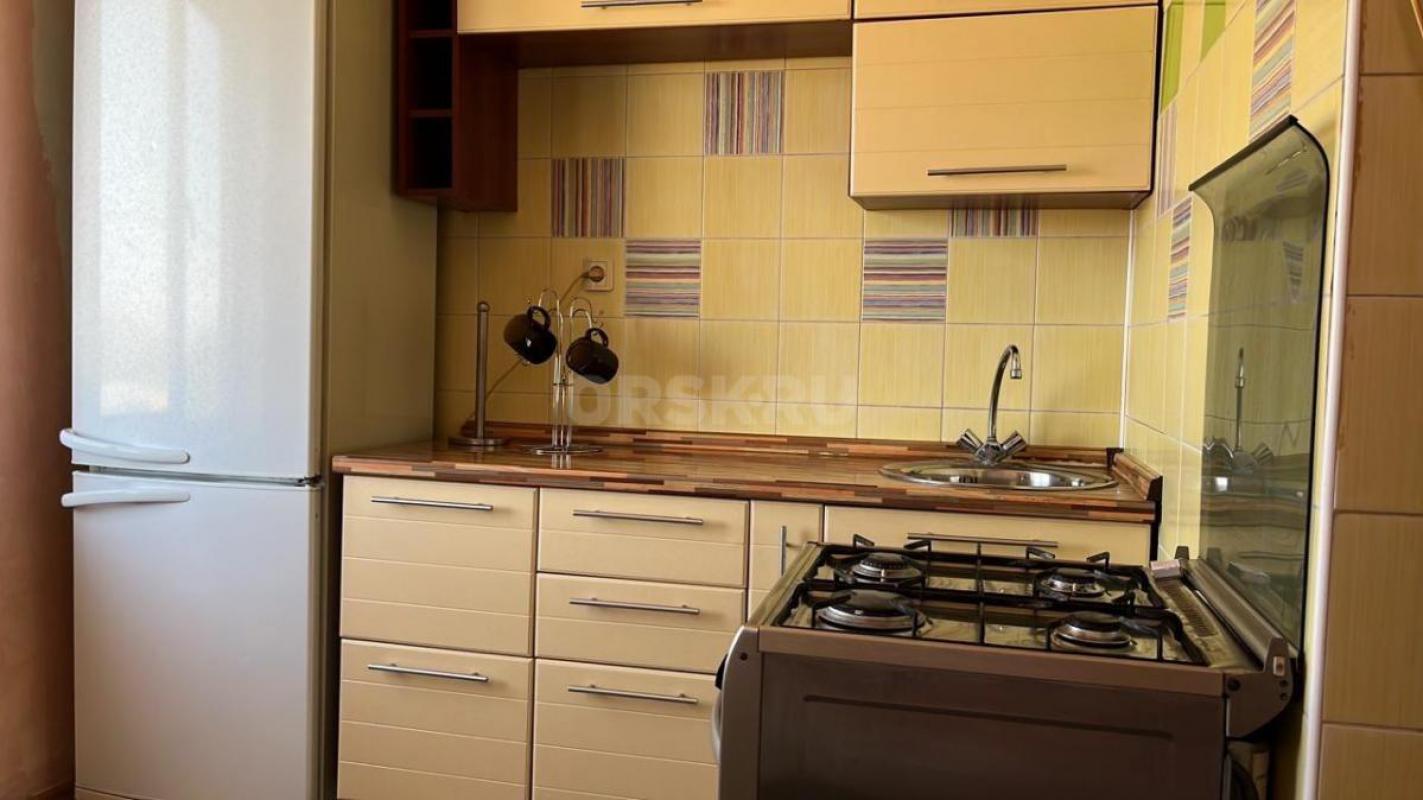 Сдам 2-х комнатную квартиру в районе Ленты в Новом городе , кольцо трамвая #4. - Орск