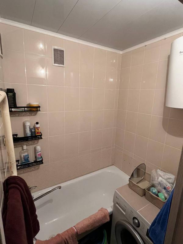 Продам 2х комнатную квартиру на остановке пл. - Новотроицк