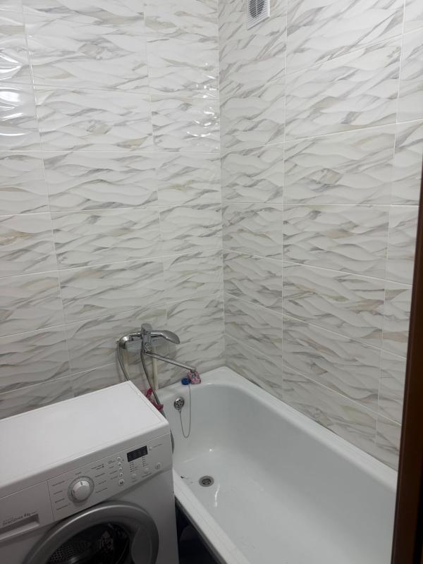 Продам 2х комнатную квартиру на среднем этаже. - Новотроицк