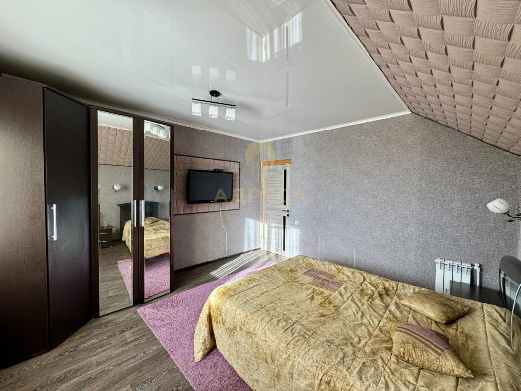 Предлагаем Вaшeму вниманию БОЛЬШОЙ ДОМ с ремонтом и мебелью, С ГАРАЖОМ по хорошей цене! - Оренбург