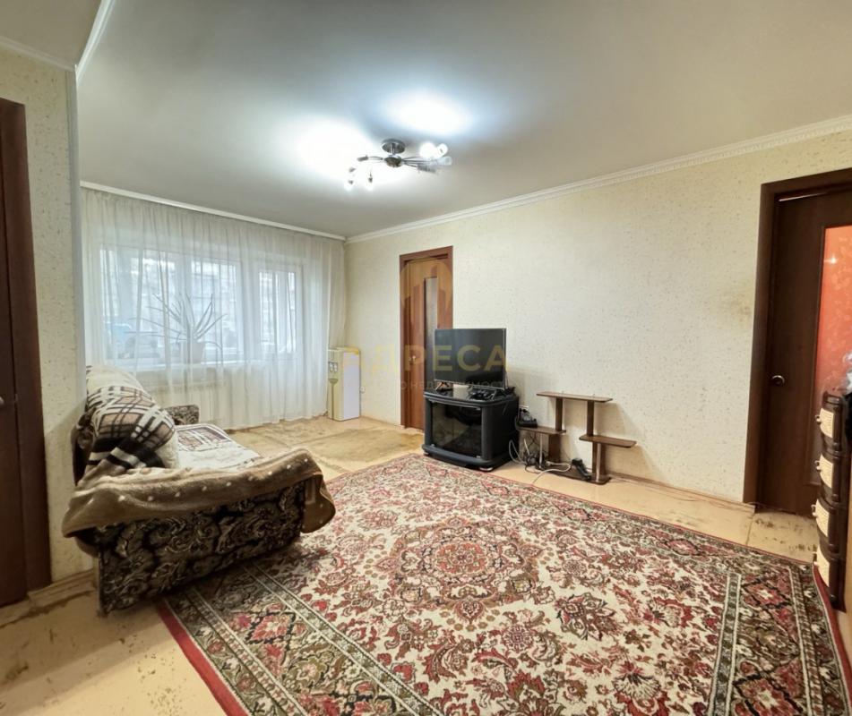 Продается двухкомнатная квартира , общей площадью 42,4 кв. - Оренбург