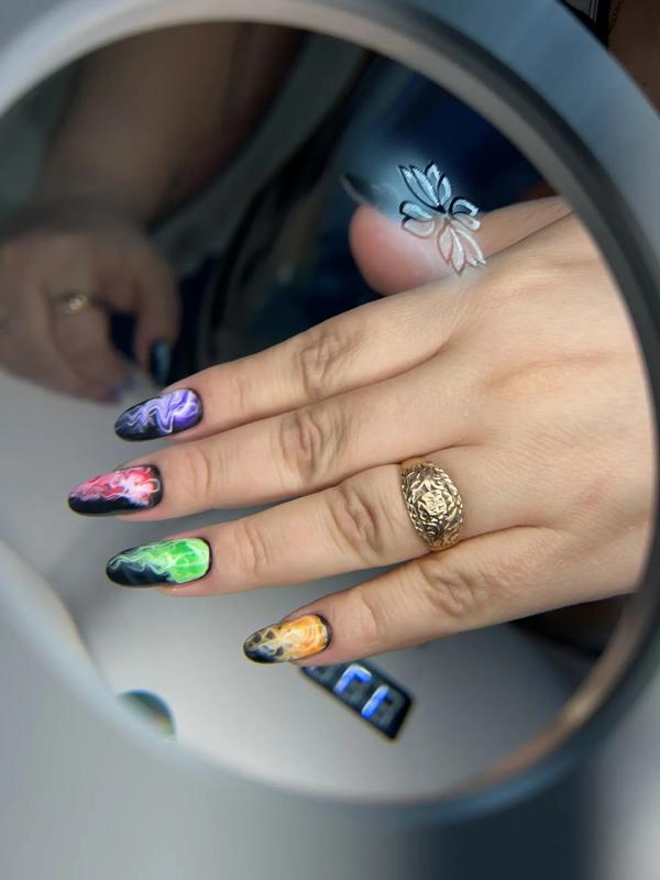 Приглашаю девушек и мужчин на маникюр и педикюр, все инструменты стерелизованы,приятная обстановка. - Новотроицк