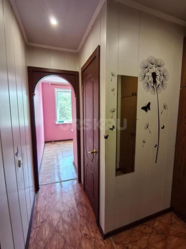 Квартира находится остановка Гагарина, школа садик в шаговой доступности, магазины, остановки, парк - Орск