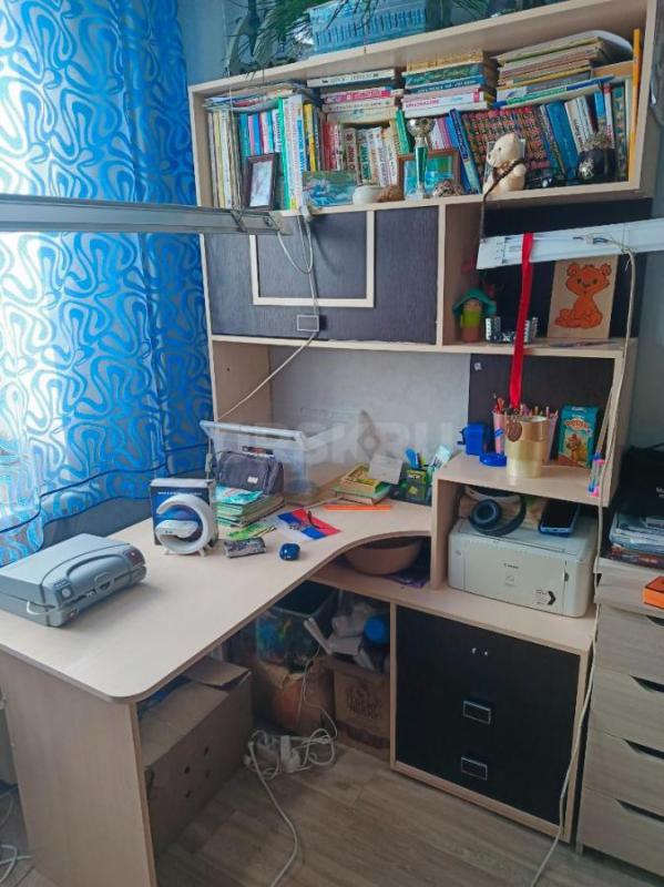 Продам детскую мебель: двухъярусную кровать, шкаф, угловой письменный стол с полками. - Орск