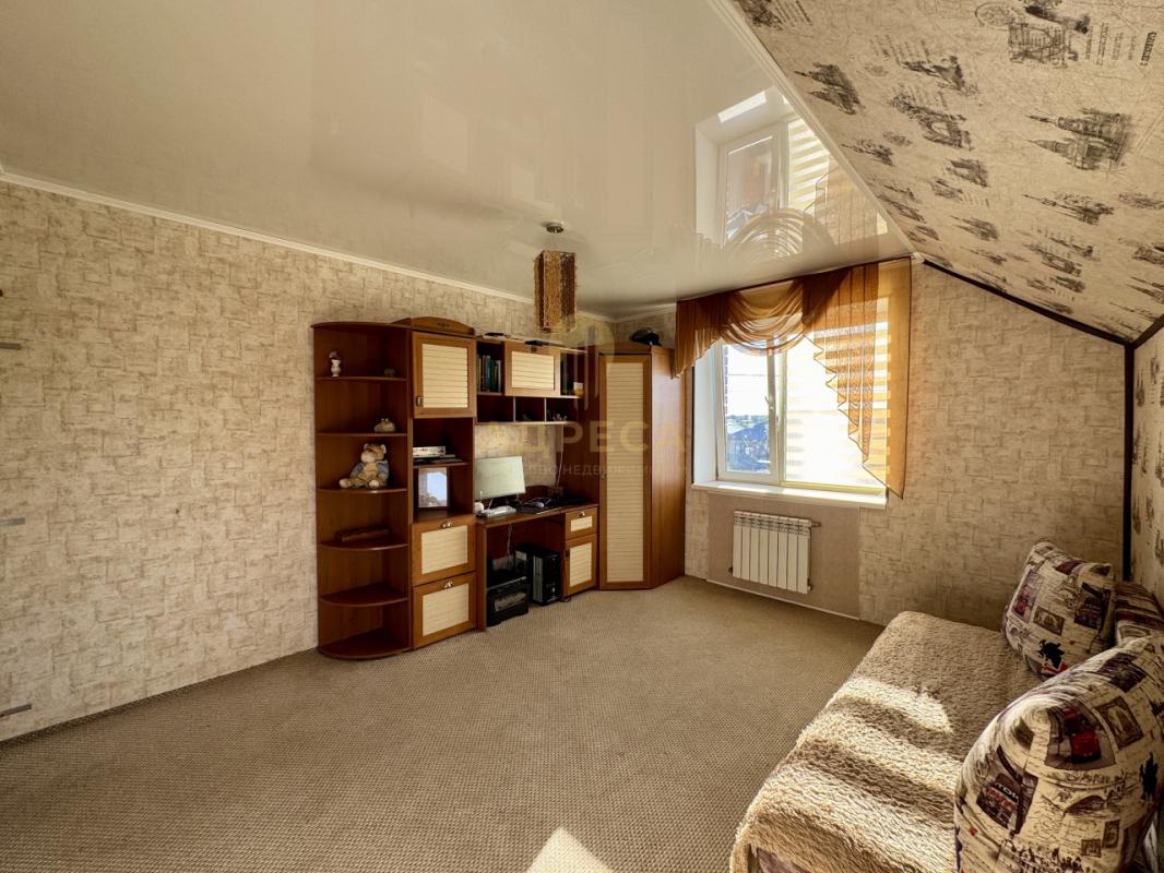 Предлагаем Вaшeму вниманию БОЛЬШОЙ ДОМ с ремонтом и мебелью, С ГАРАЖОМ по хорошей цене! - Оренбург