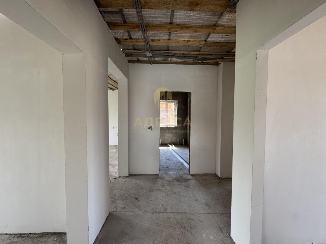 Предлaгaeм к продаже новый дoм с гаражом в мкр. - Оренбург