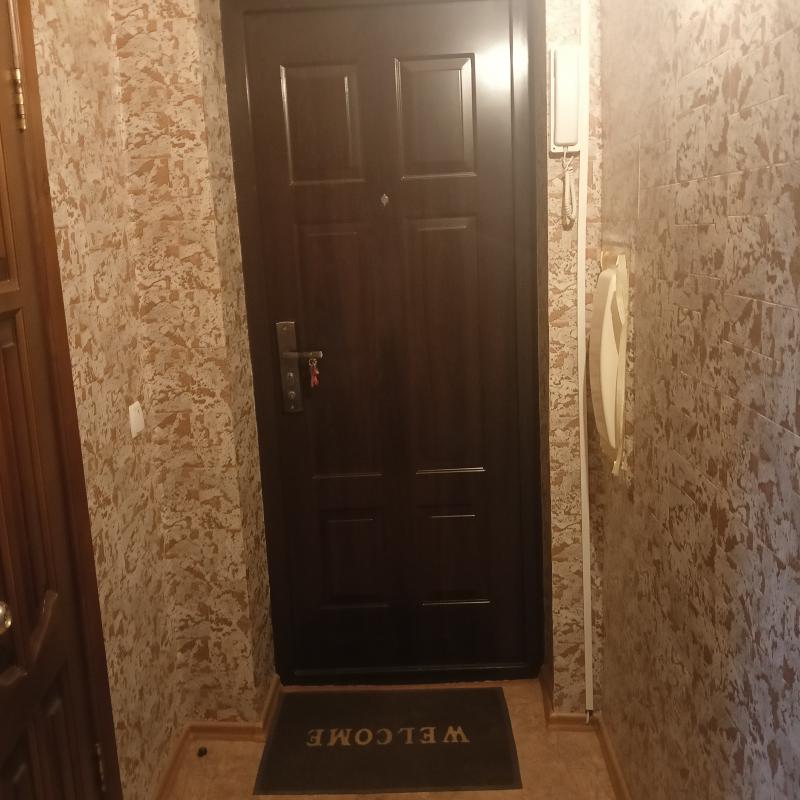 Сдам 1ую квартиру на длительный срок!с балконом,без мебели! - Новотроицк