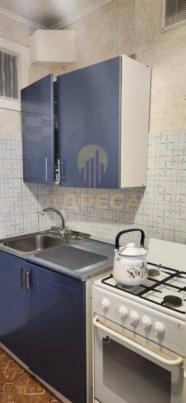 Продается трехкомнатная квартира!📍 Расположение: Удобный первый этаж, рядом школа, детские сады и ос - Оренбург