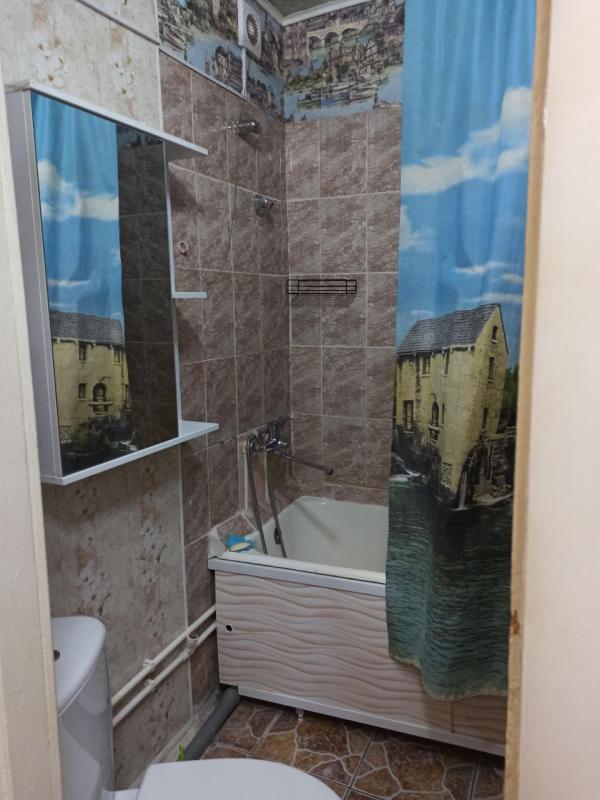 Продаётся  светлая и уютная однокомнатная квартира просто вьезжай и живи без вложений, г. - Новотроицк