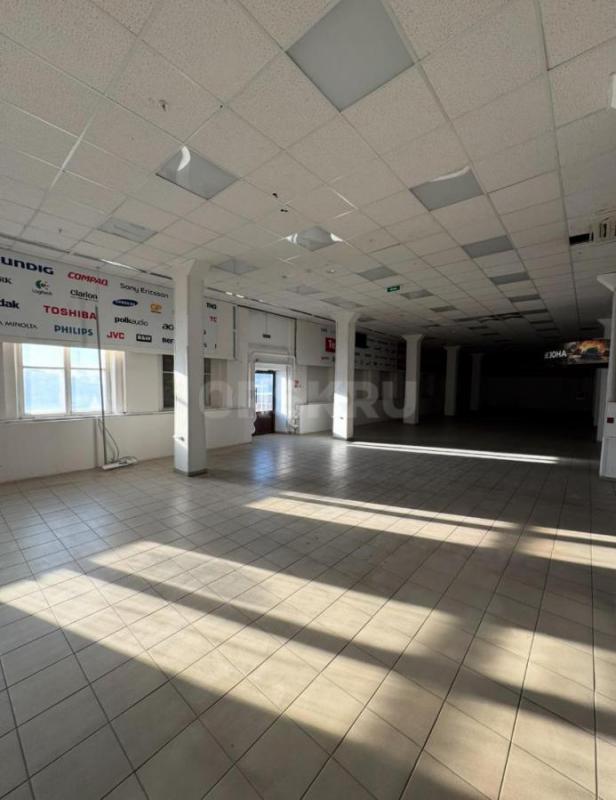 Сдам в аренду нежилые помещения в здании ТЦ ЯШМА на 3 этаже, площадью 300,660, 100, 80 кв м Возможен - Орск