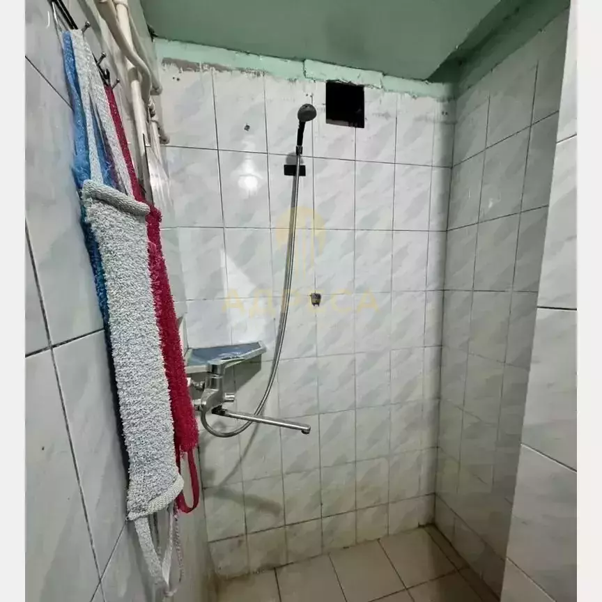 В комнате остается кухонный гарнитур, установлена раковина и вывод под стиральную машинку. - Оренбург