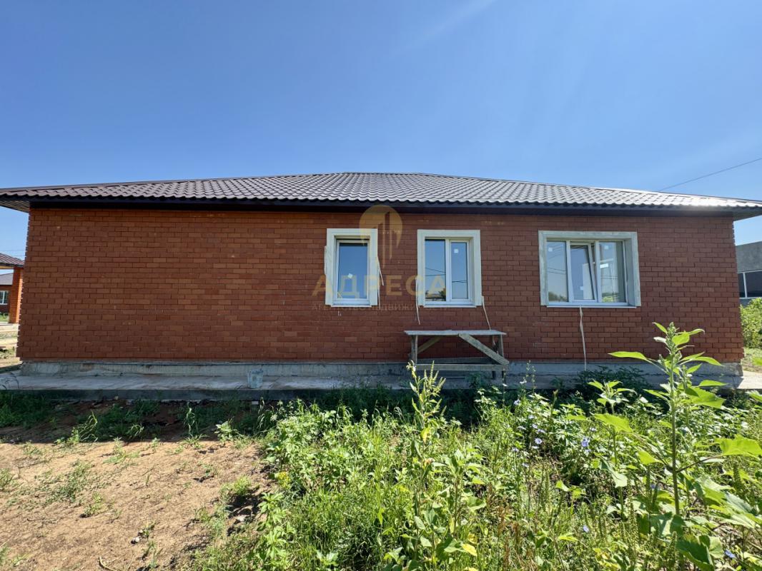 Предлaгaeм к продаже новый дoм в п. - Оренбург