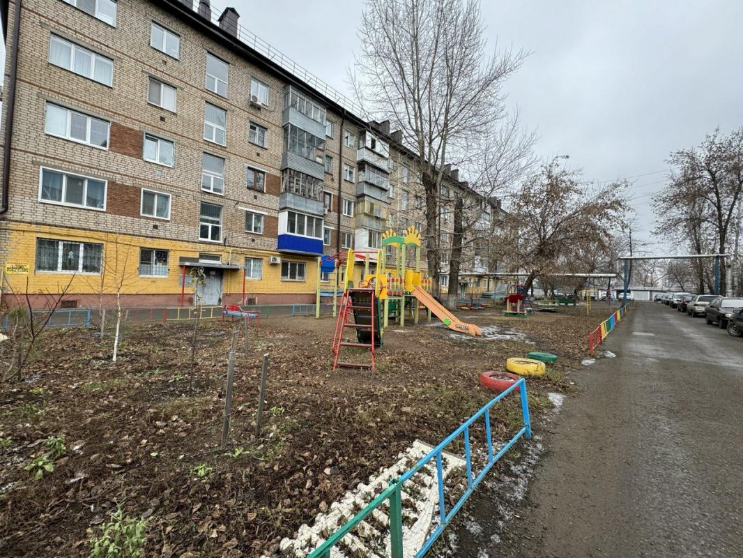 Продается двухкомнатная квартира , общей площадью 42,4 кв. - Оренбург