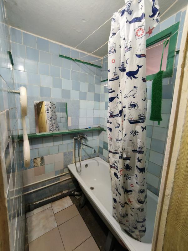 Сдам 4х комнатную квартиру на долгосрочное проживание в спальном районе нашего города 1983г. - Орск