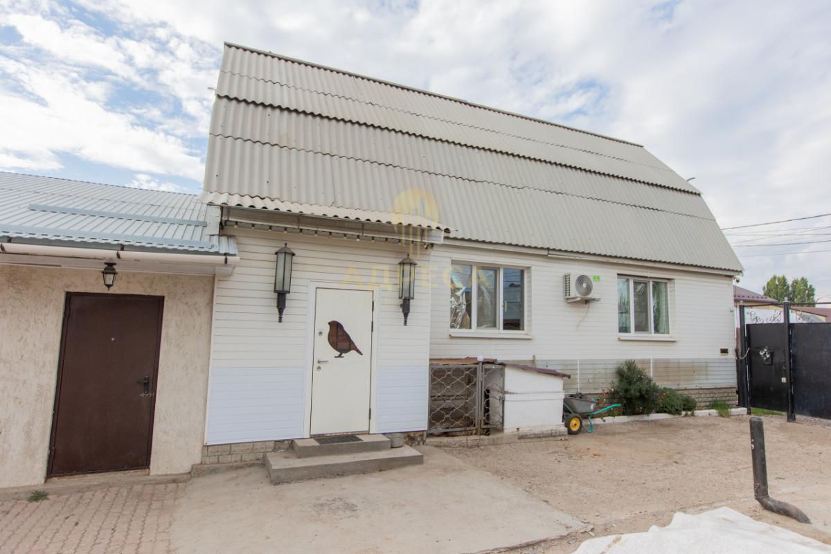 Продаётся 2-х этажный дом с земельным участком площадью 6 соток. - Оренбург