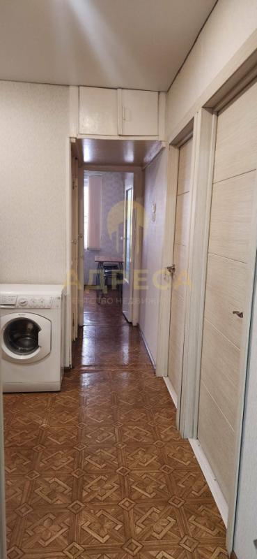 Продается трехкомнатная квартира!📍 Расположение: Удобный первый этаж, рядом школа, детские сады и ос - Оренбург