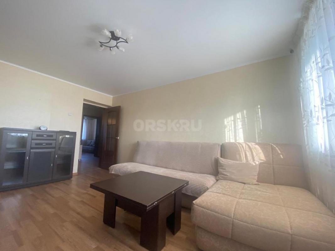 Продам 3 комнатную квартиру в 6 микрорайоне. - Орск