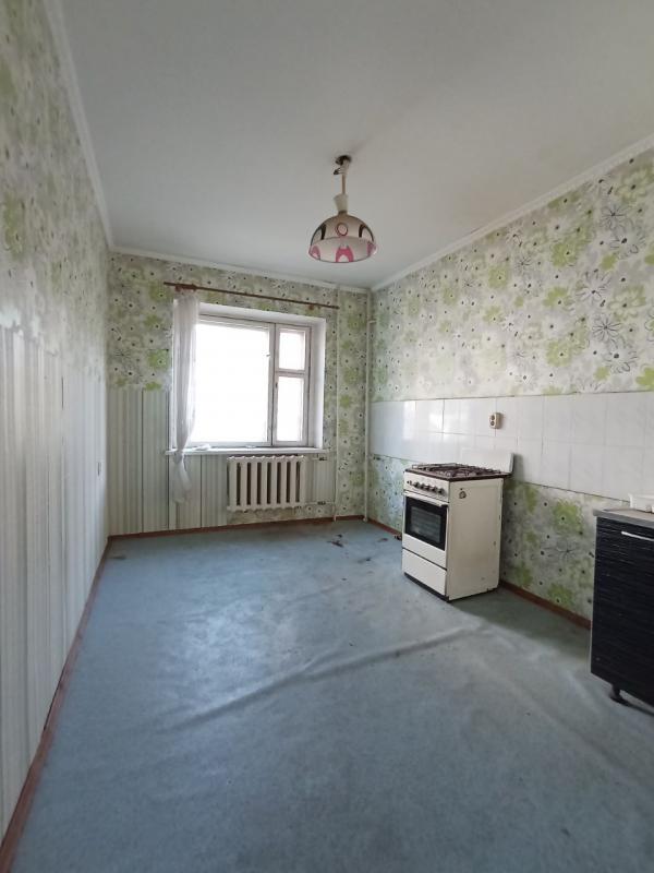 Продается большая 3-комнатная квартира  по адресу:  г. - Новотроицк