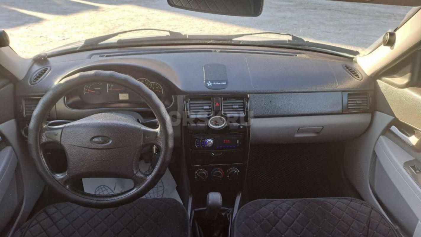 Продам LADA PRIORA в отличном состоянии, 16 клапанная, 1.6, имеется ГУР, ЭСП, электрозеркала, музыка - Орск