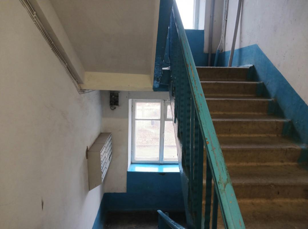 Продается теплая и светлая 3-комнатная квартира в пятиэтажном кирпичном доме на улице Ленина дом 56А - Гай