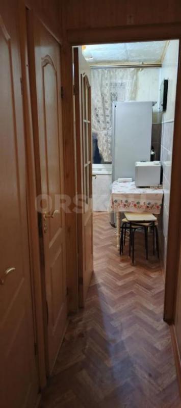 Сдам 2х ком кв , очень тёплая, балкон утеплённый, с мебелью и необходимой техникой, на длительный ср - Орск