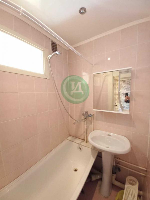 Продам 4-х комнатную квартиру в центре города по ул. - Орск