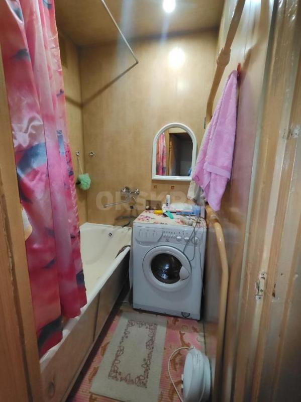 Продаётся теплая 2-х комнатная квартира, планировка распашонка, по ул. - Орск