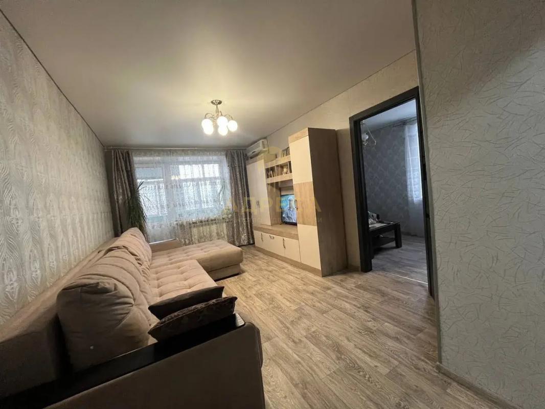 Продается  просторная и светлая 3-комнатная квартира в районе с развитой инфраструктурой. - Оренбург