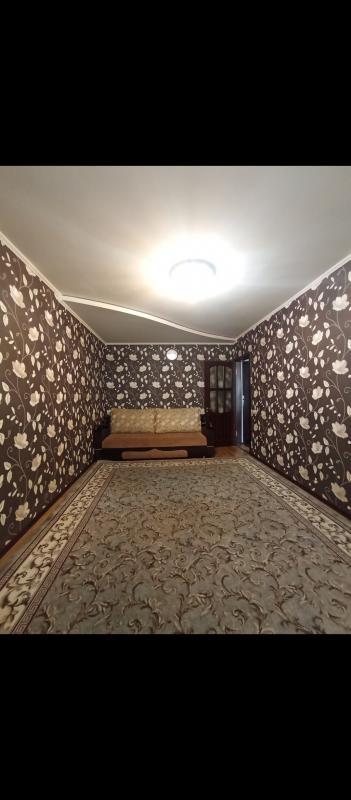 Продается 1-комнатная квартира  с хорошим ремонтом по адресу:  г. - Новотроицк