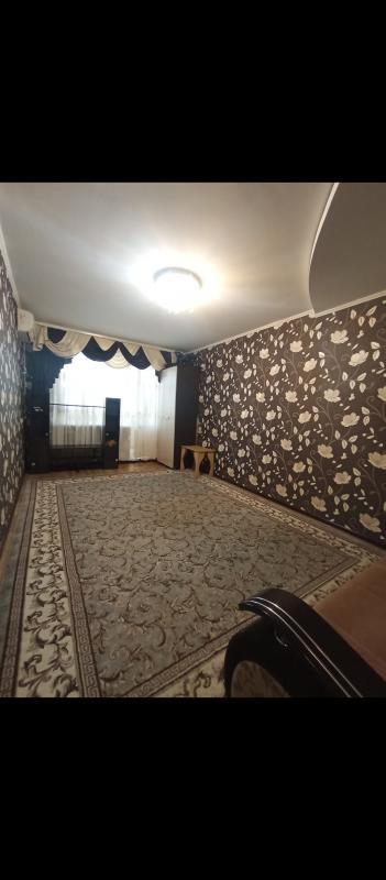 Продается 1-комнатная квартира  с хорошим ремонтом по адресу:  г. - Новотроицк