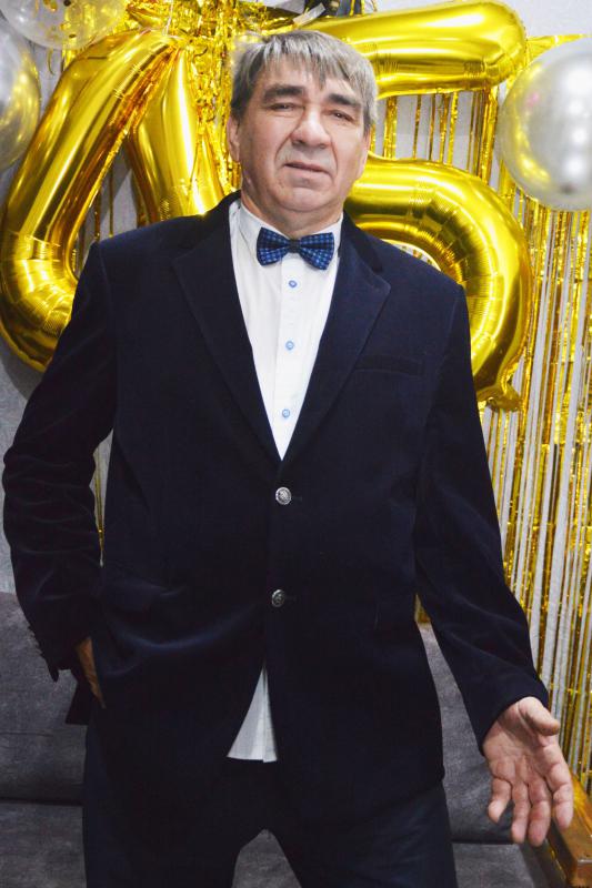 Диджей и тамада два в одном проведёт яркий праздник  большой опыт работы все виды услуг связанные с - Новотроицк