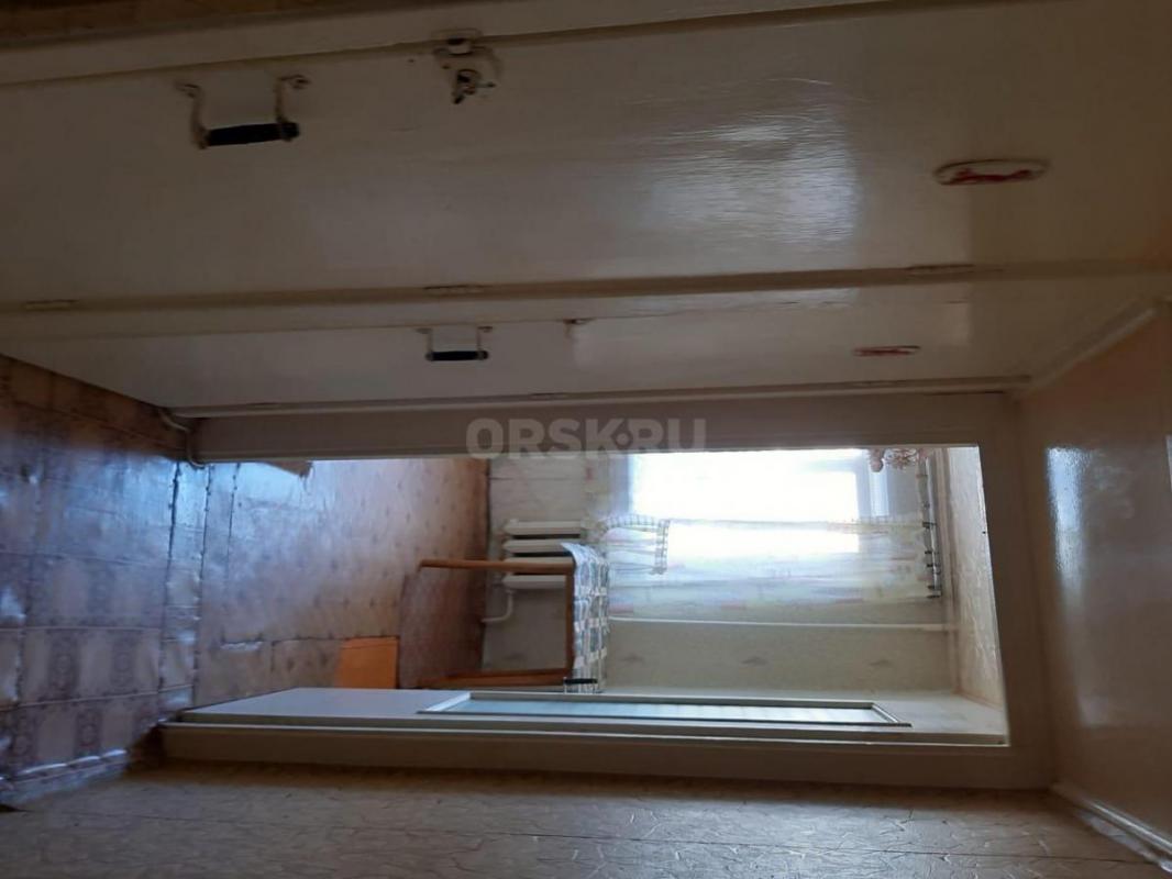 Сдам двухкомнатную квартиру на длительный срок второй этаж по адресу ул. - Орск