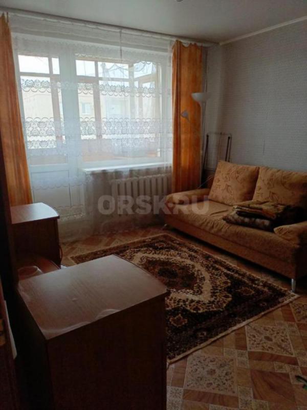 Сдам двухкомнатную квартиру с раздельными комнатами. - Орск