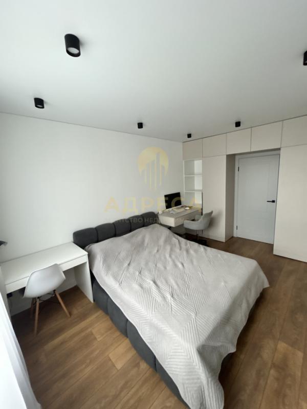 Евро-трешка с дизайнерским ремонтом в доме комфорт-класса, ЖК &laquo;Геометрия&raquo;. - Оренбург