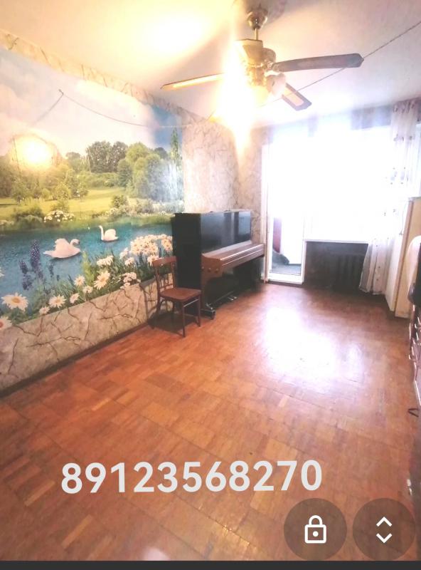 Оренбургская область город Новотроицк улица Уральская д. 37, 4 этаж в 5ти эт доме. - Новотроицк