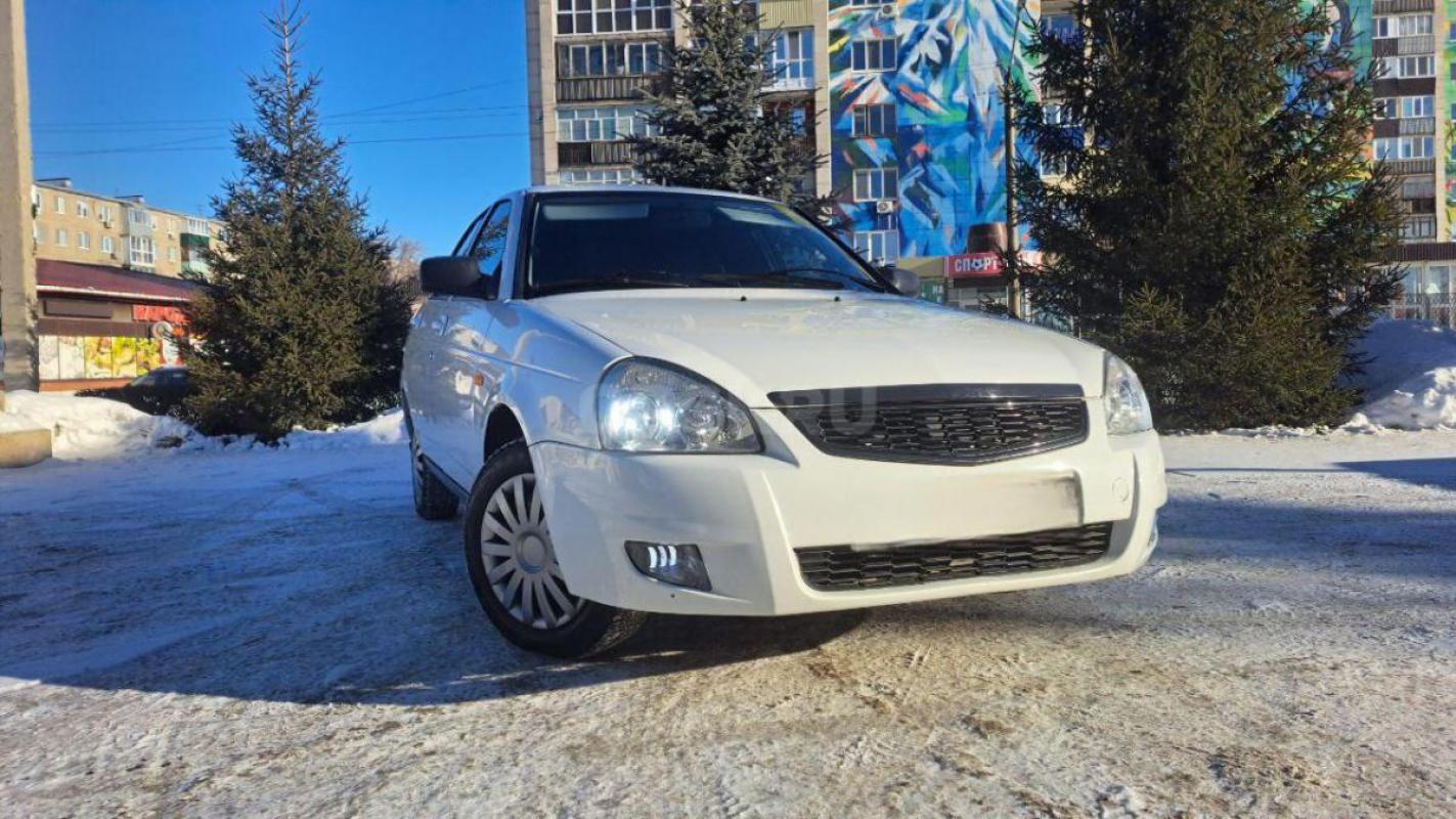Продам LADA PRIORA в отличном состоянии, 16 клапанная, 1.6, имеется ГУР, ЭСП, электрозеркала, музыка - Орск
