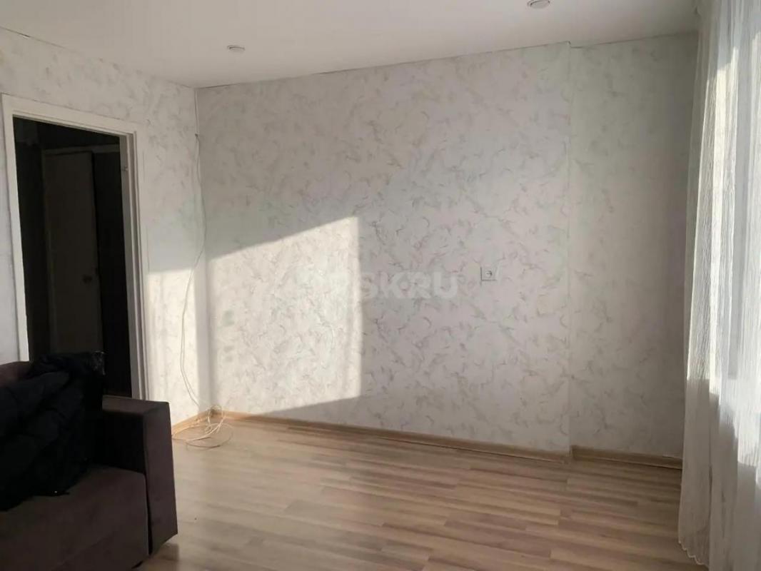 Продам 1-комнатную квартиру в хорошем
СОСТОЯНИИ
Окна пластиковые, потолки натяжные, на полу линоле - Орск