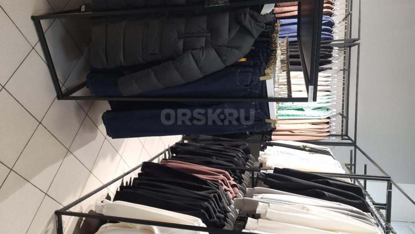 1) Стойки рейлы под одежду в количестве 5 шт в 3 вариантах: д×ш×в, цена за шт, возможно есть потёрто - Орск