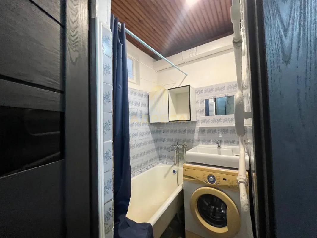 Продается  просторная и светлая 3-комнатная квартира в районе с развитой инфраструктурой. - Оренбург