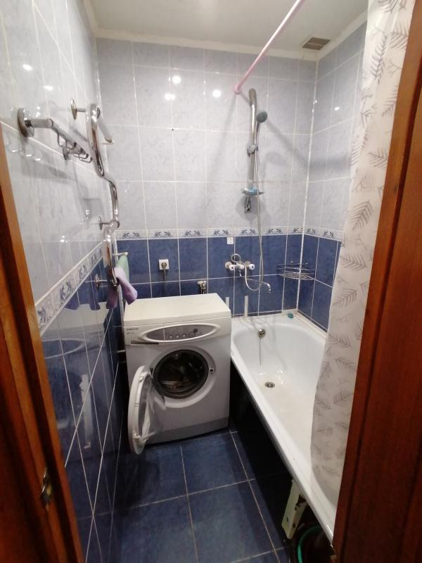 Сдам 2-х комнатную квартиру распашенка с мебелью и техникой на длительный срок. - Новотроицк