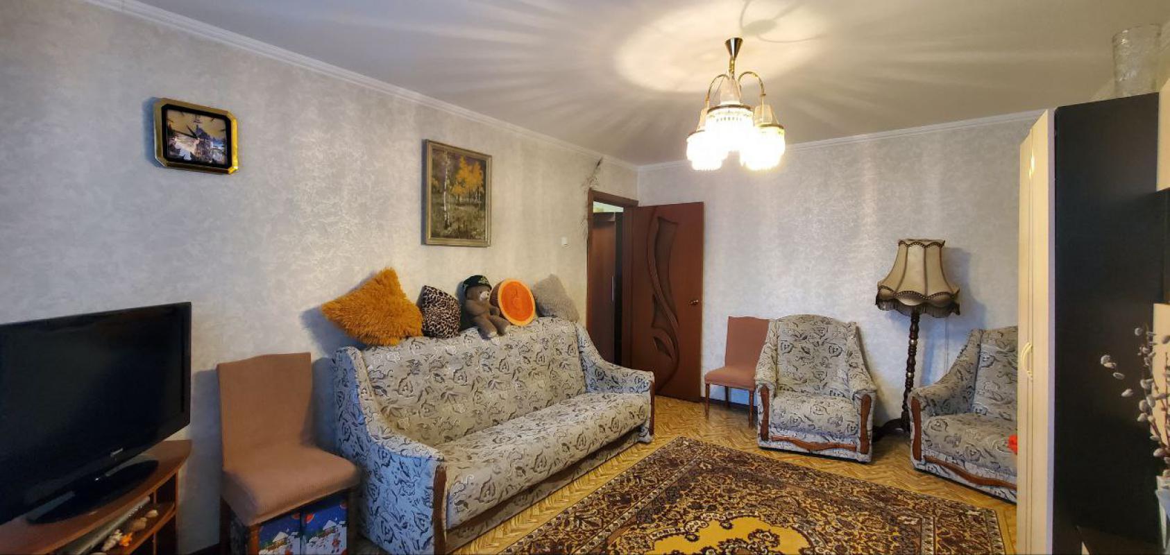 Предлагаем к покупке уютную   2-х комнатную квартиру улучшенной планировки Общая площадь 52,5 м² , к - Гай