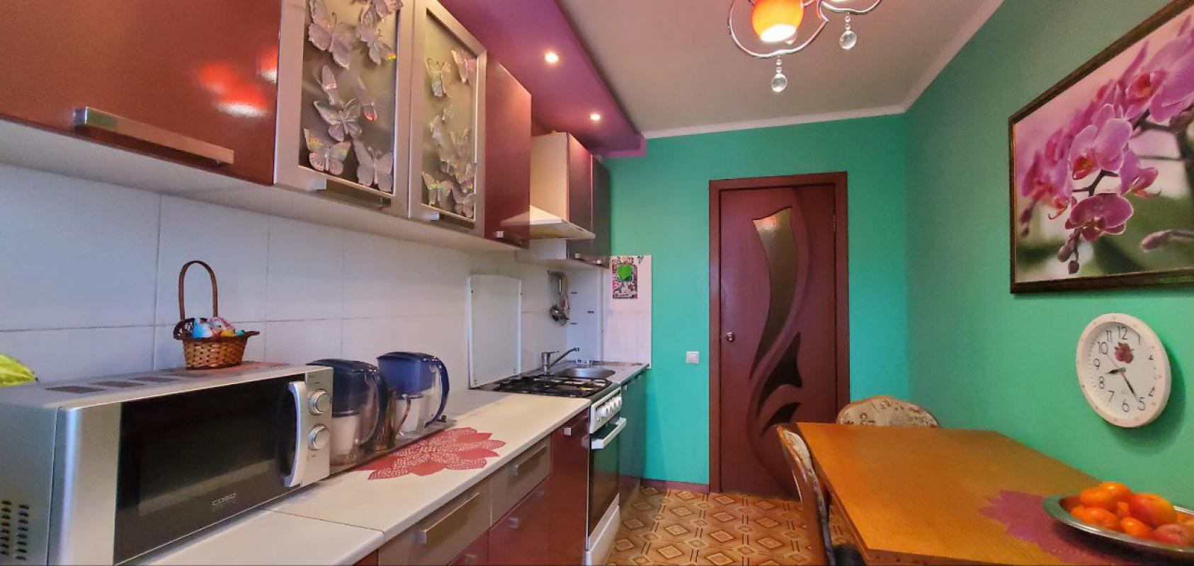 Предлагаем к покупке уютную   2-х комнатную квартиру улучшенной планировки Общая площадь 52,5 м² , к - Гай