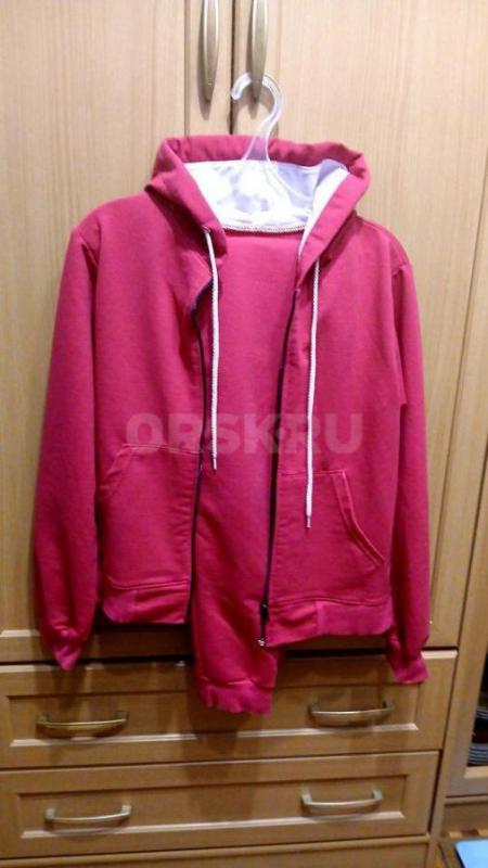 Платье р.40 -800 руб., платья р.146-152 по 800 руб., платья р.135-140 по 500 руб., платье р.129-134 - Орск