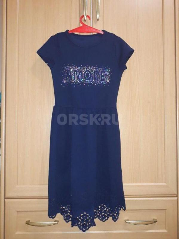 Платье р.40 -800 руб., платья р.146-152 по 800 руб., платья р.135-140 по 500 руб., платье р.129-134 - Орск