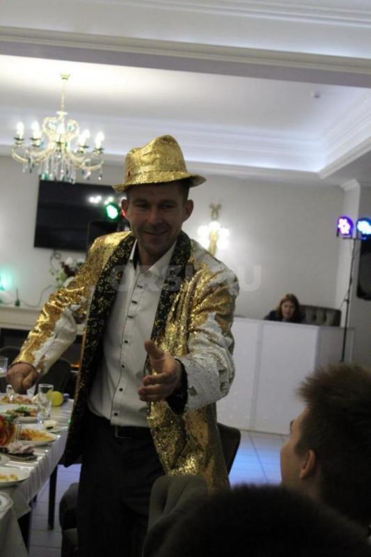 Я  ведущая праздников. - Орск