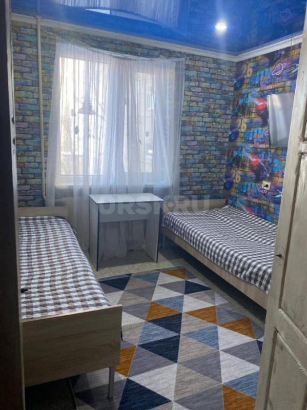 Продам 3к кв улучшенный планировки на остановке "Рябинушка",2 этаж, с развитой инф - Орск