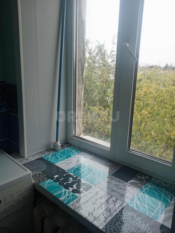 Сдам 2-комнатую квартиру на длительный срок порядочному семье теплая, уютная, все в рядом школа, дет - Орск